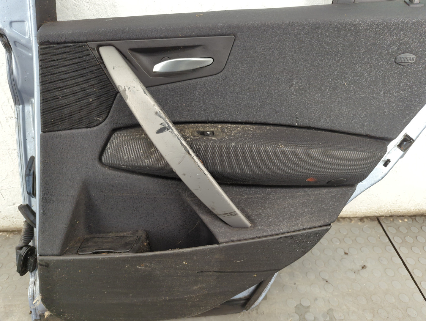 Дверь задняя правая