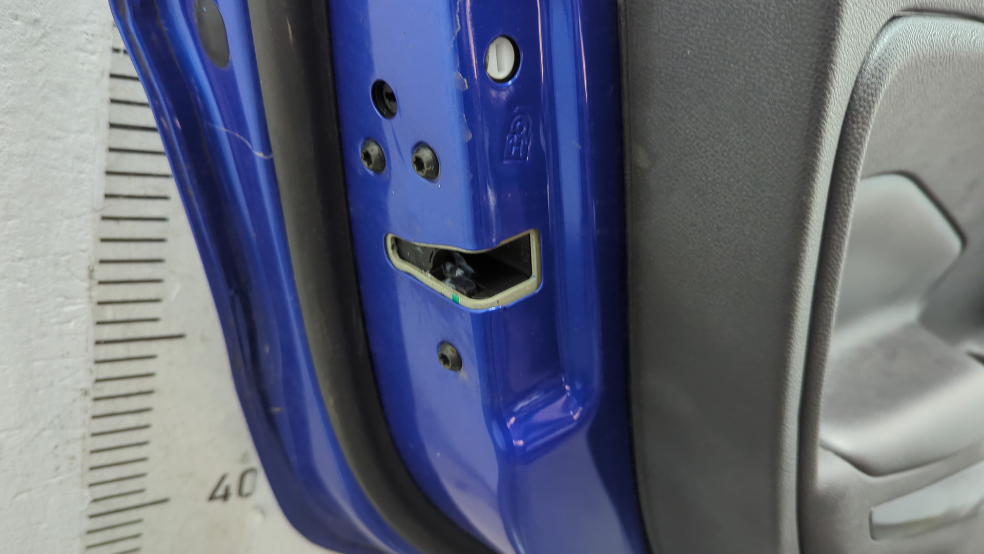 Дверь задняя левая