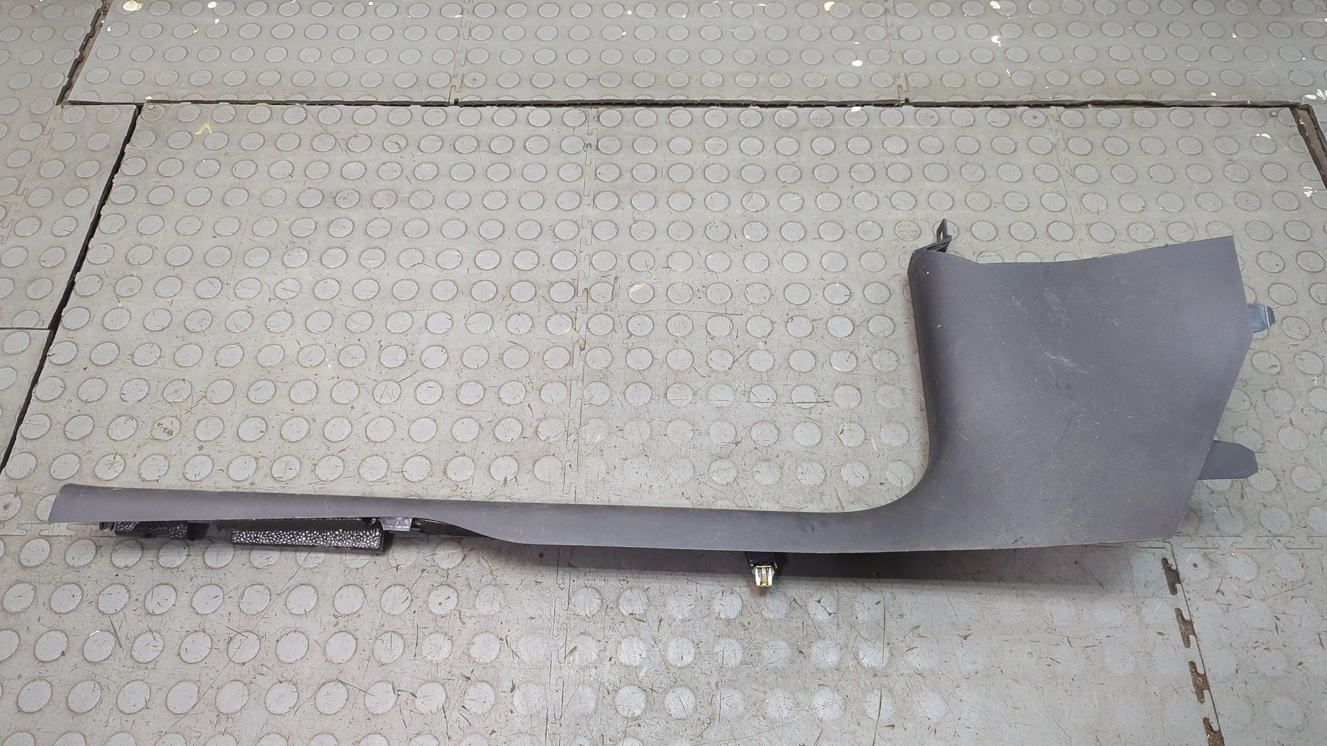 Обшивка багажника