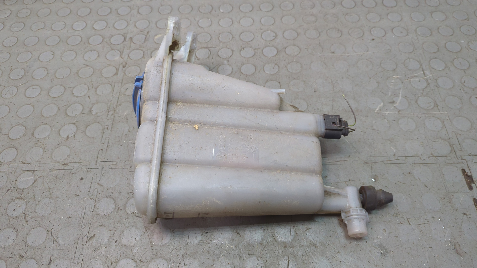 Бачок расширительный