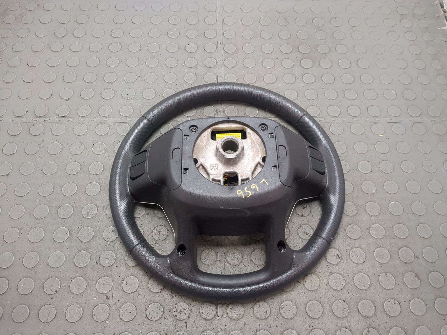 Рулевое колесо (руль)