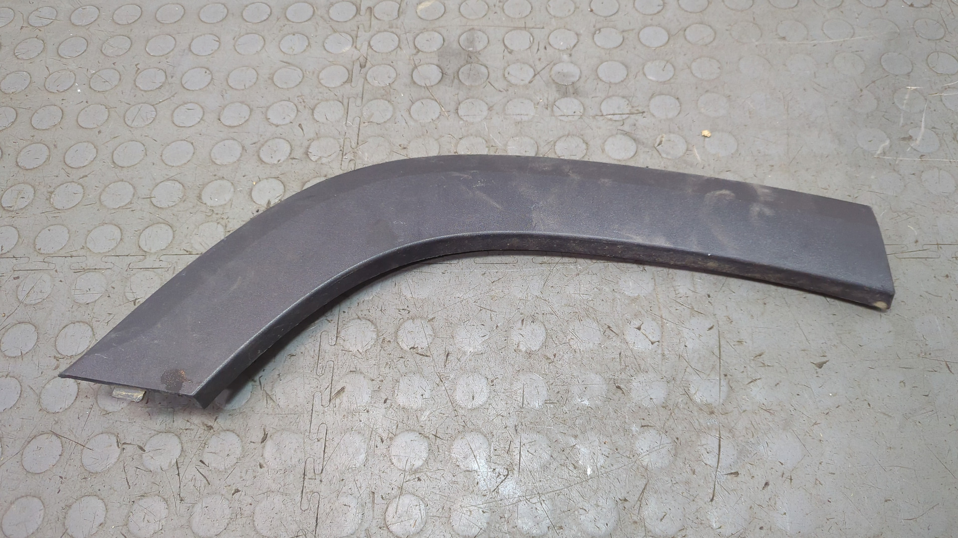 Молдинг заднего крыла правого