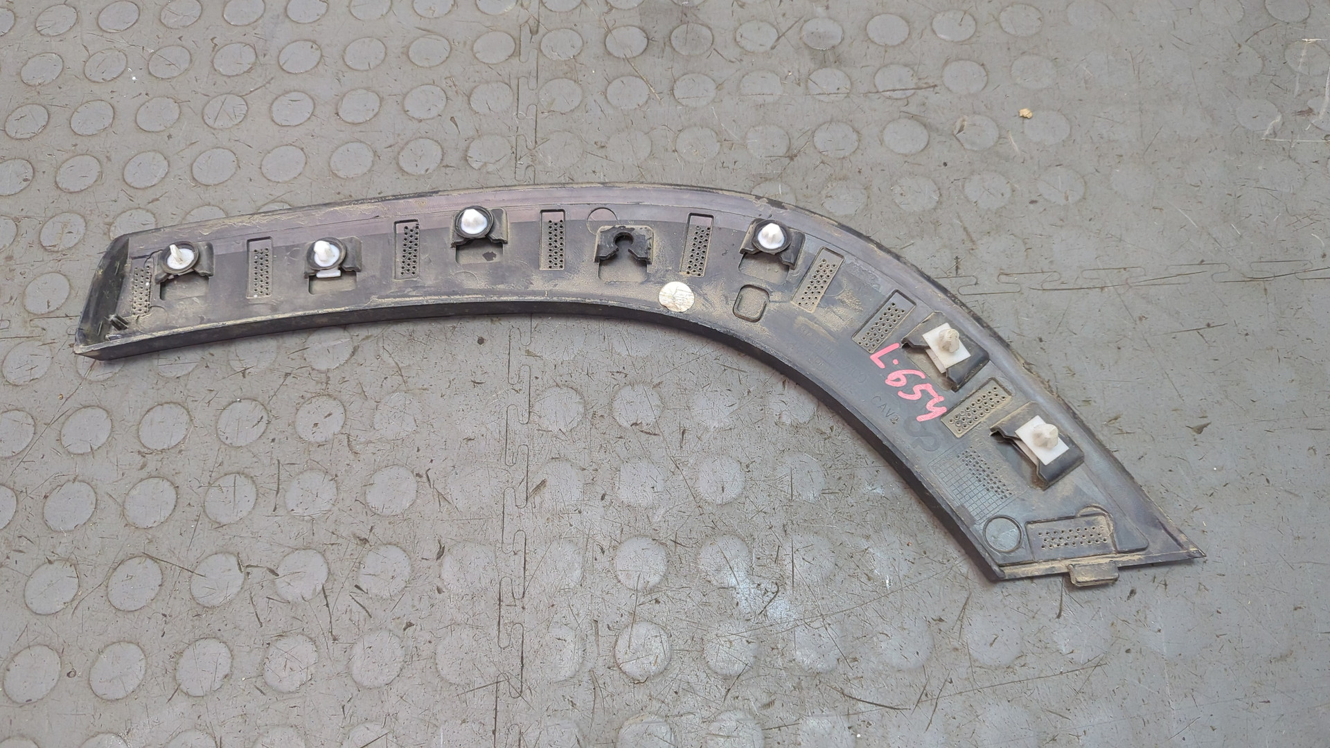 Молдинг заднего крыла правого