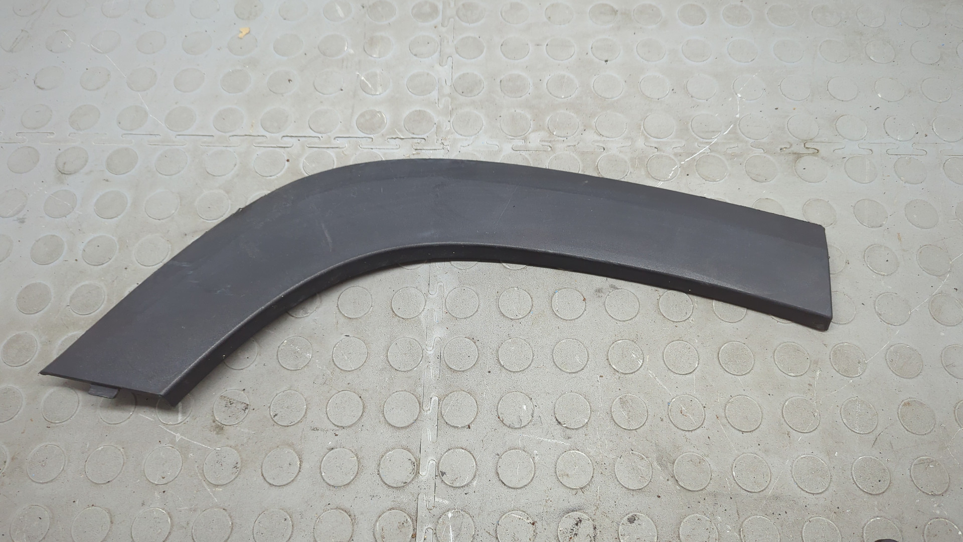 Молдинг заднего крыла правого