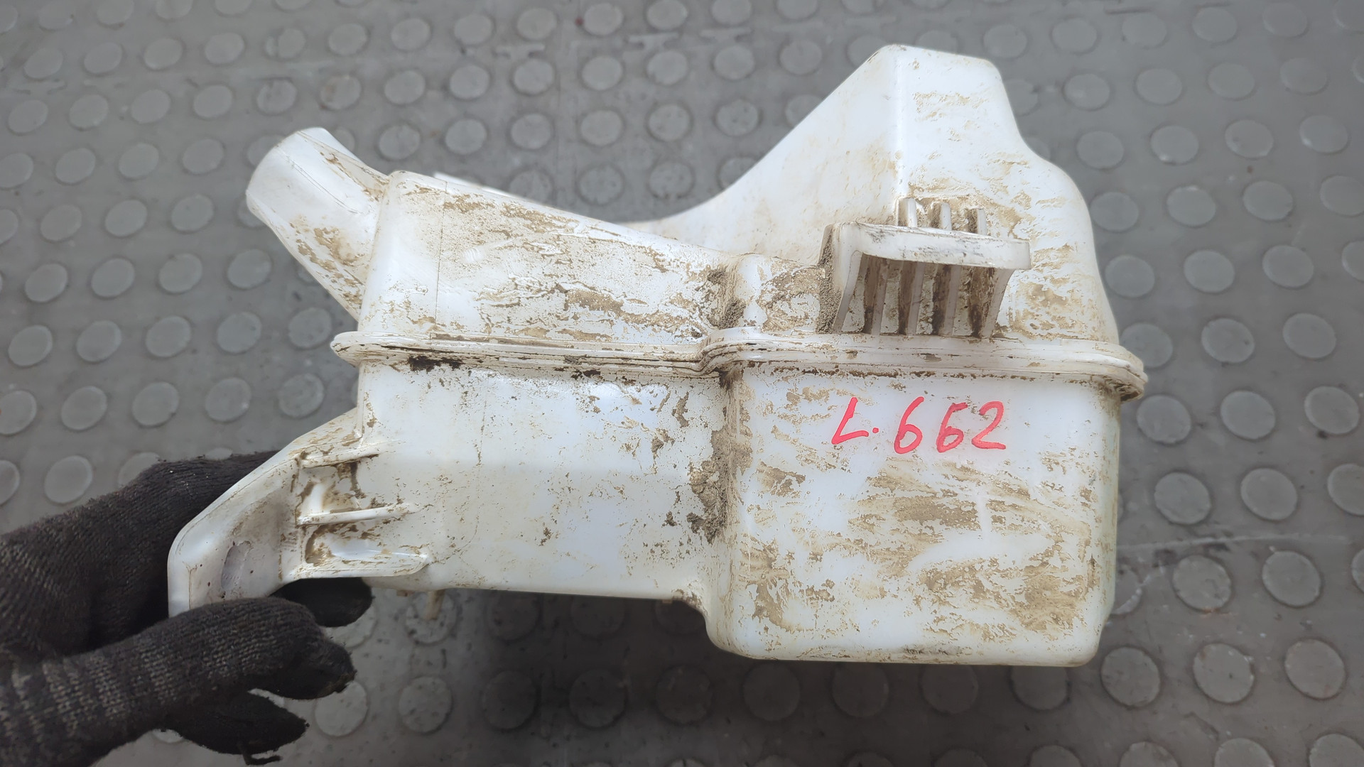 Бачок омывателя лобового стекла