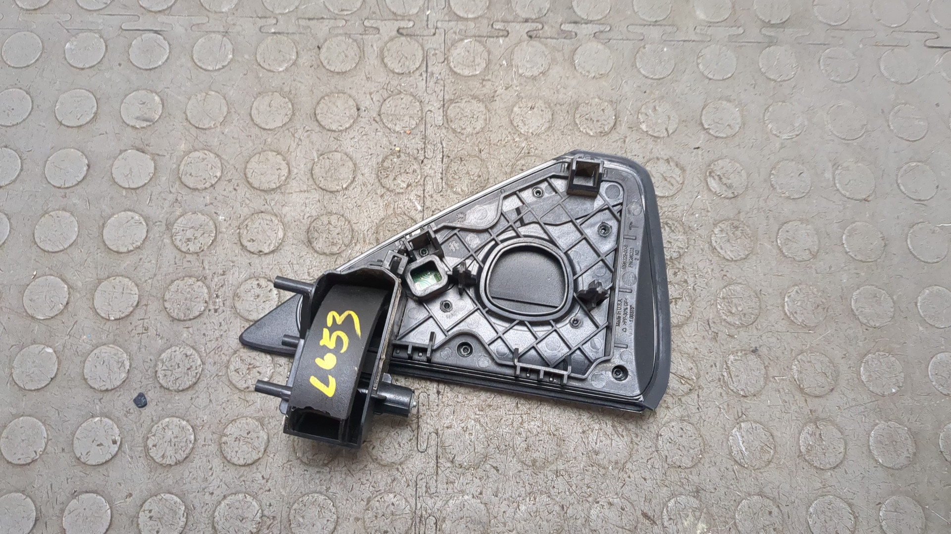 Лючок бензобака