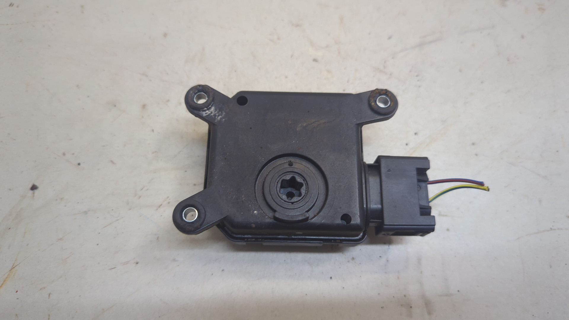 Моторчик заслонки печки