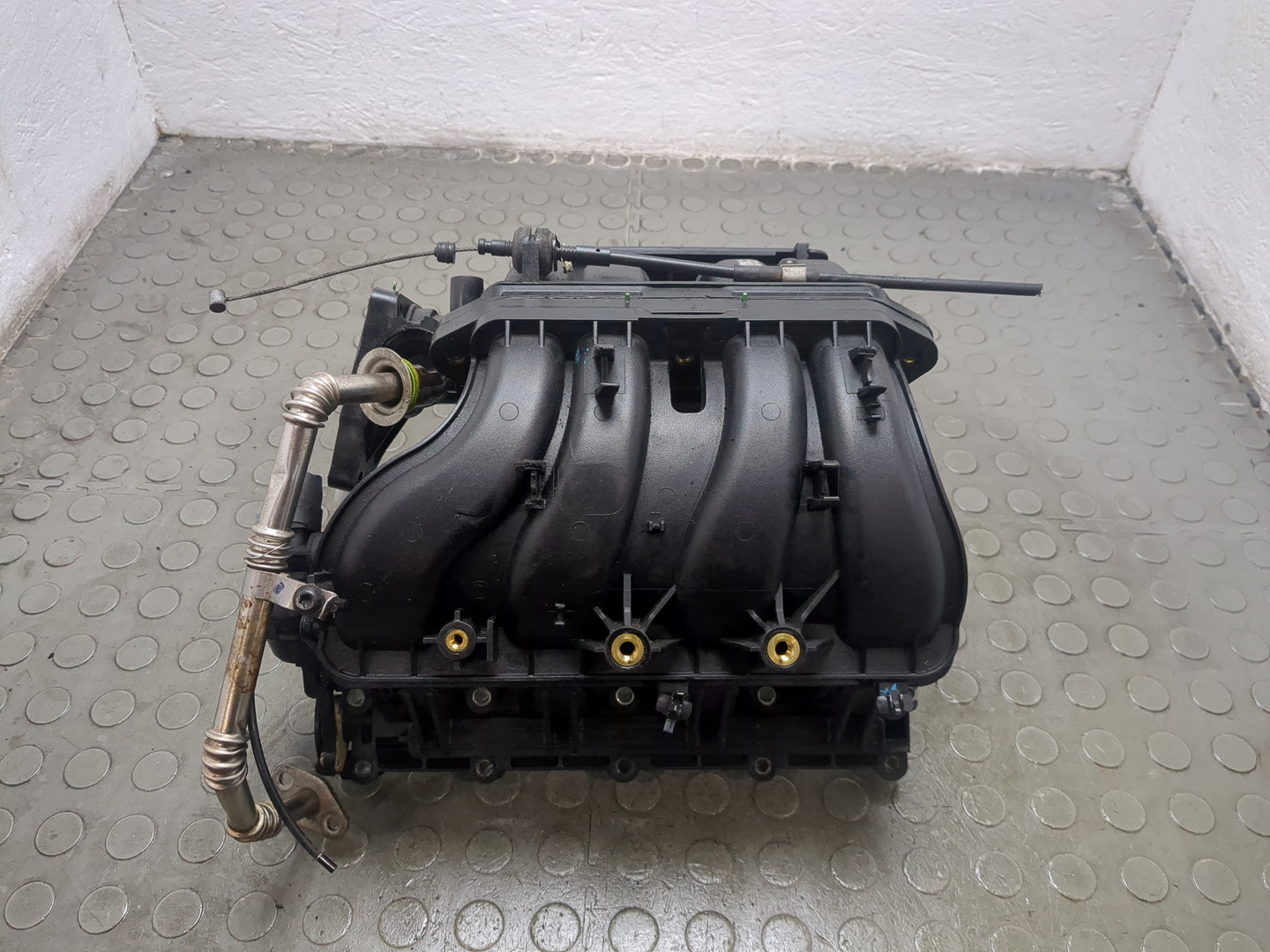 Коллектор впускной