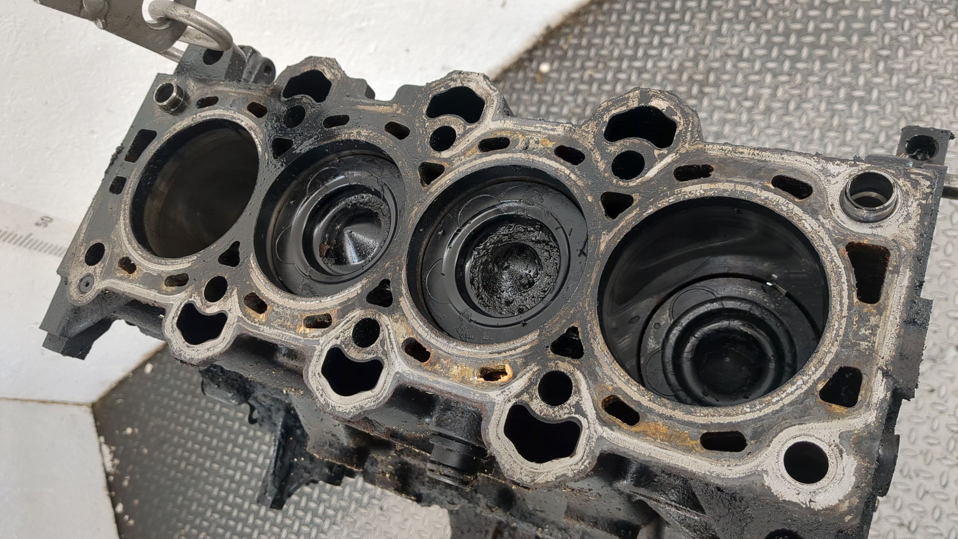 Блок двигателя