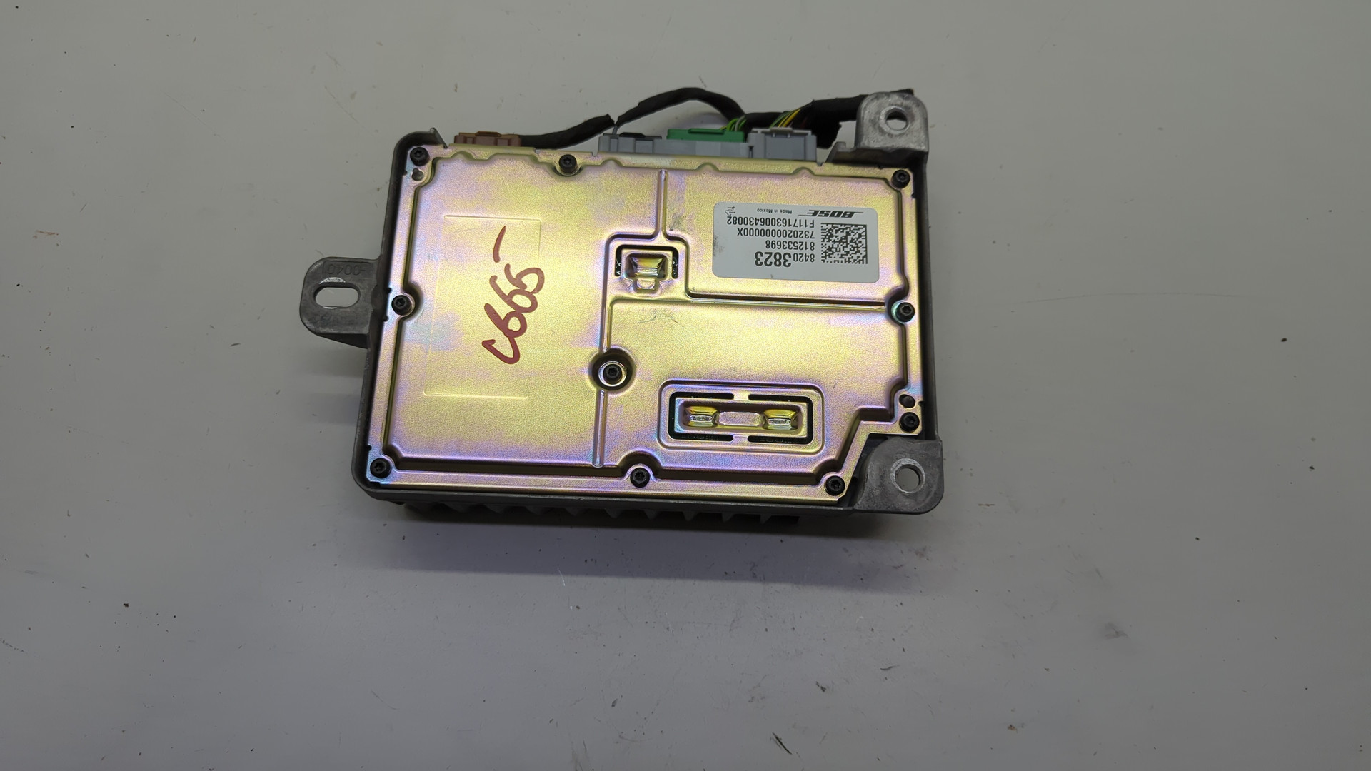 Усилитель акустической системы