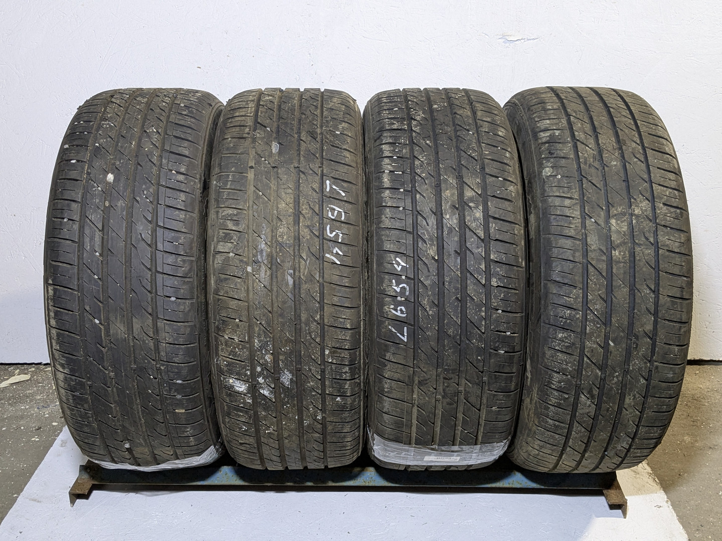 Шины комплект (4 шт.)