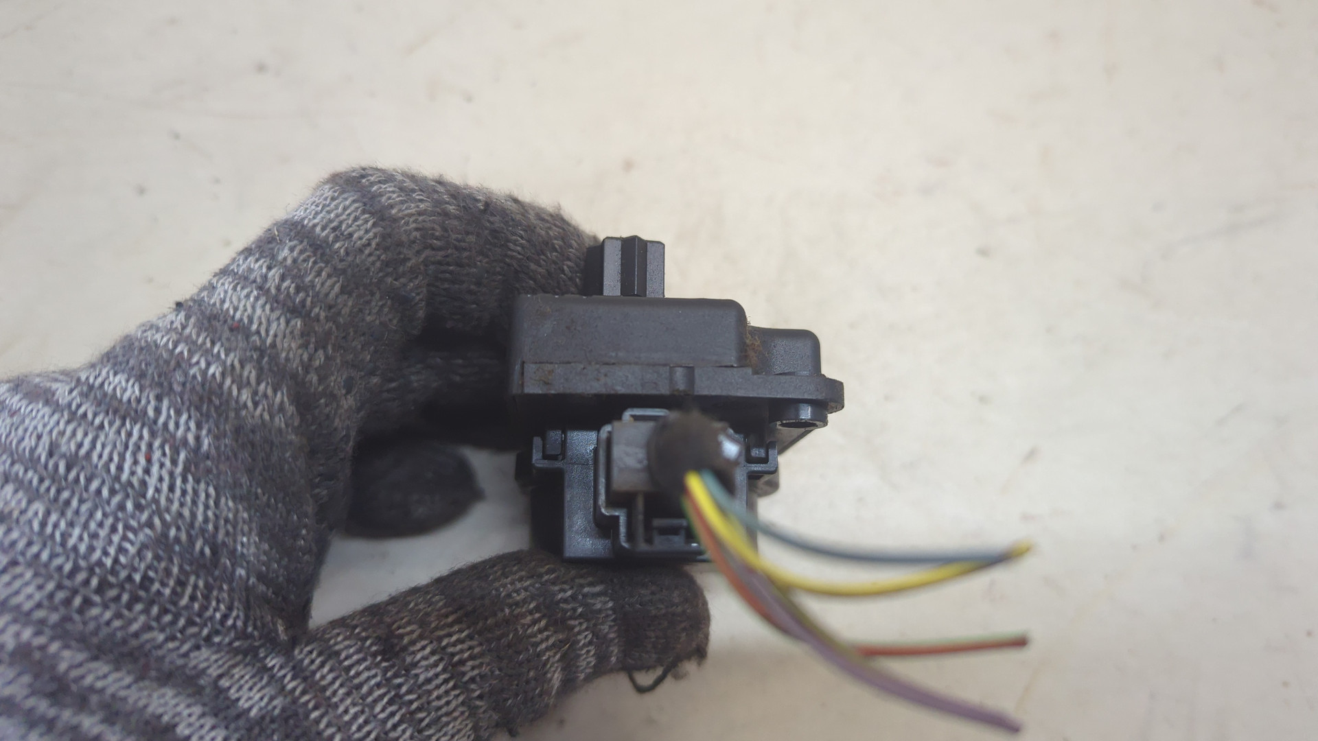 Моторчик заслонки печки