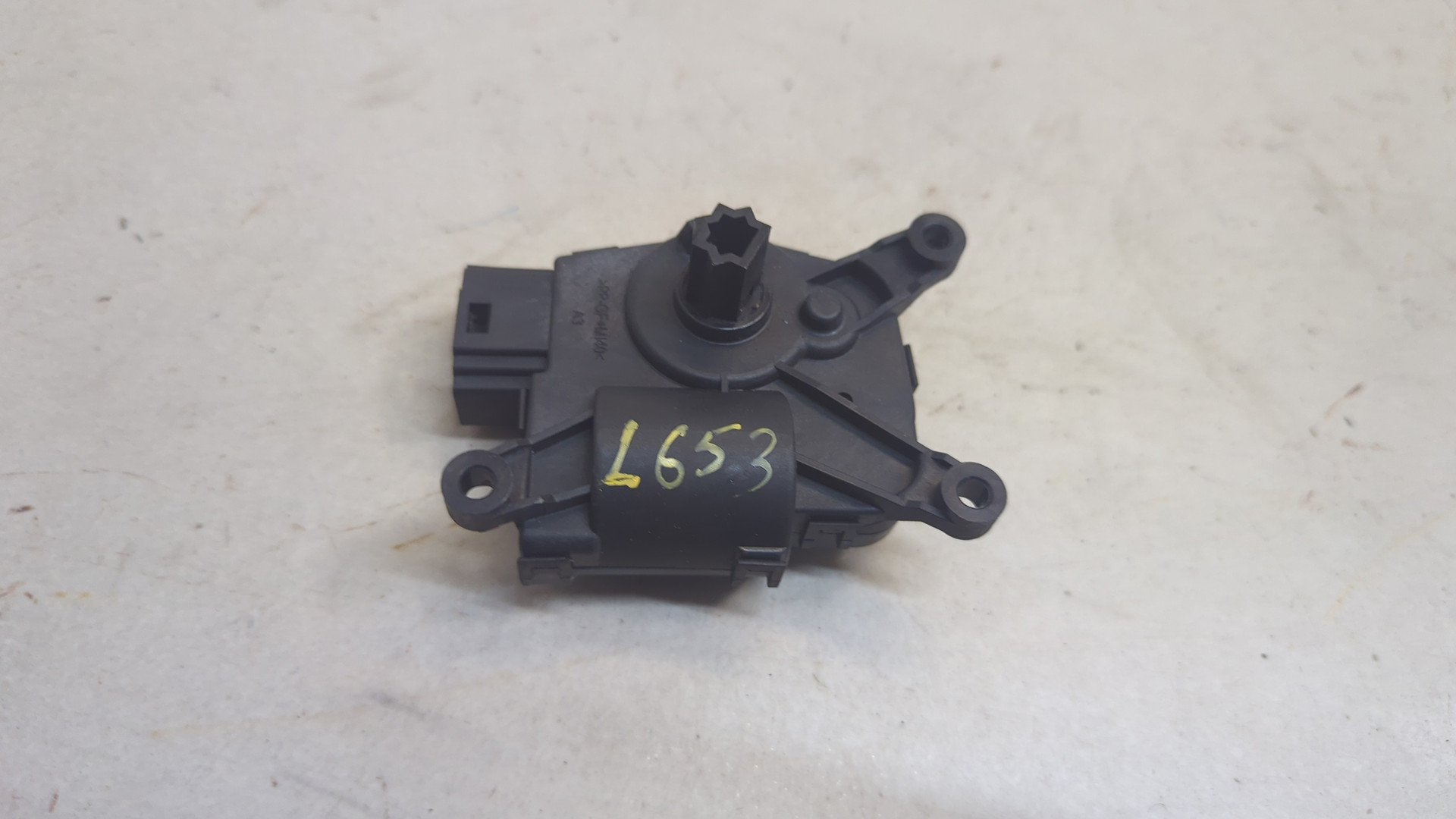 Моторчик заслонки печки