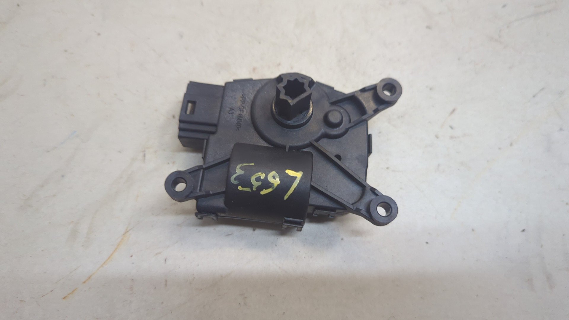 Моторчик заслонки печки