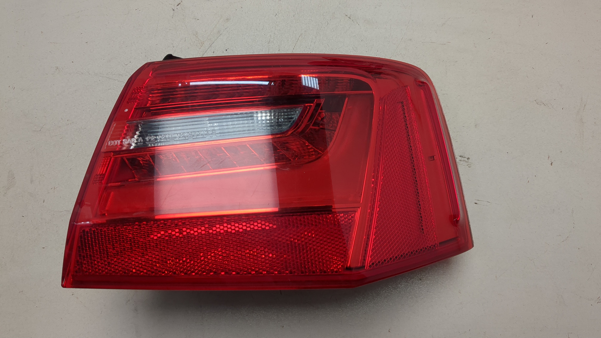 Фонарь задний правый