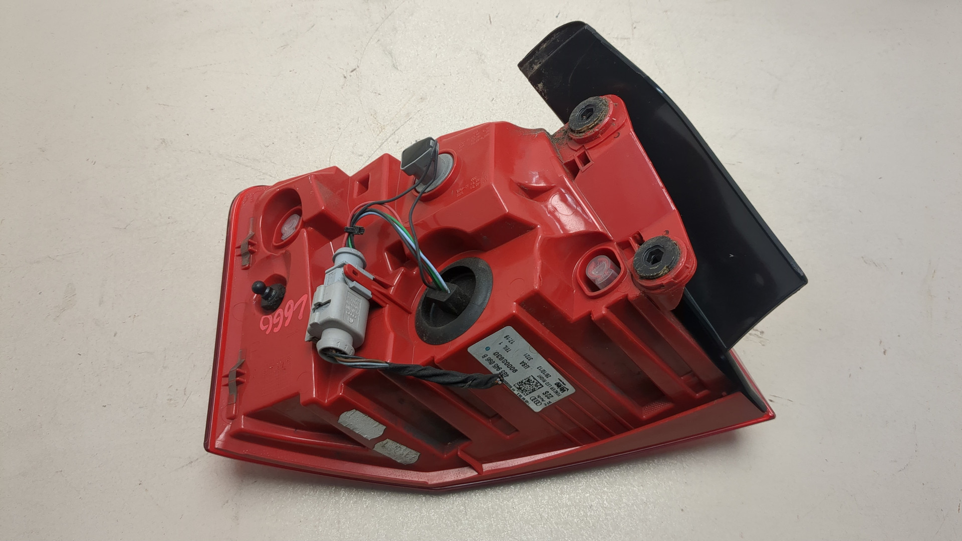 Фонарь задний правый