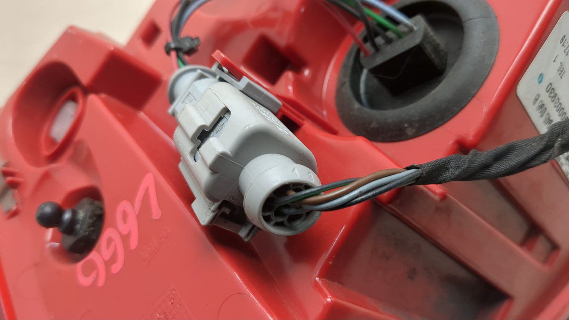 Фонарь задний правый