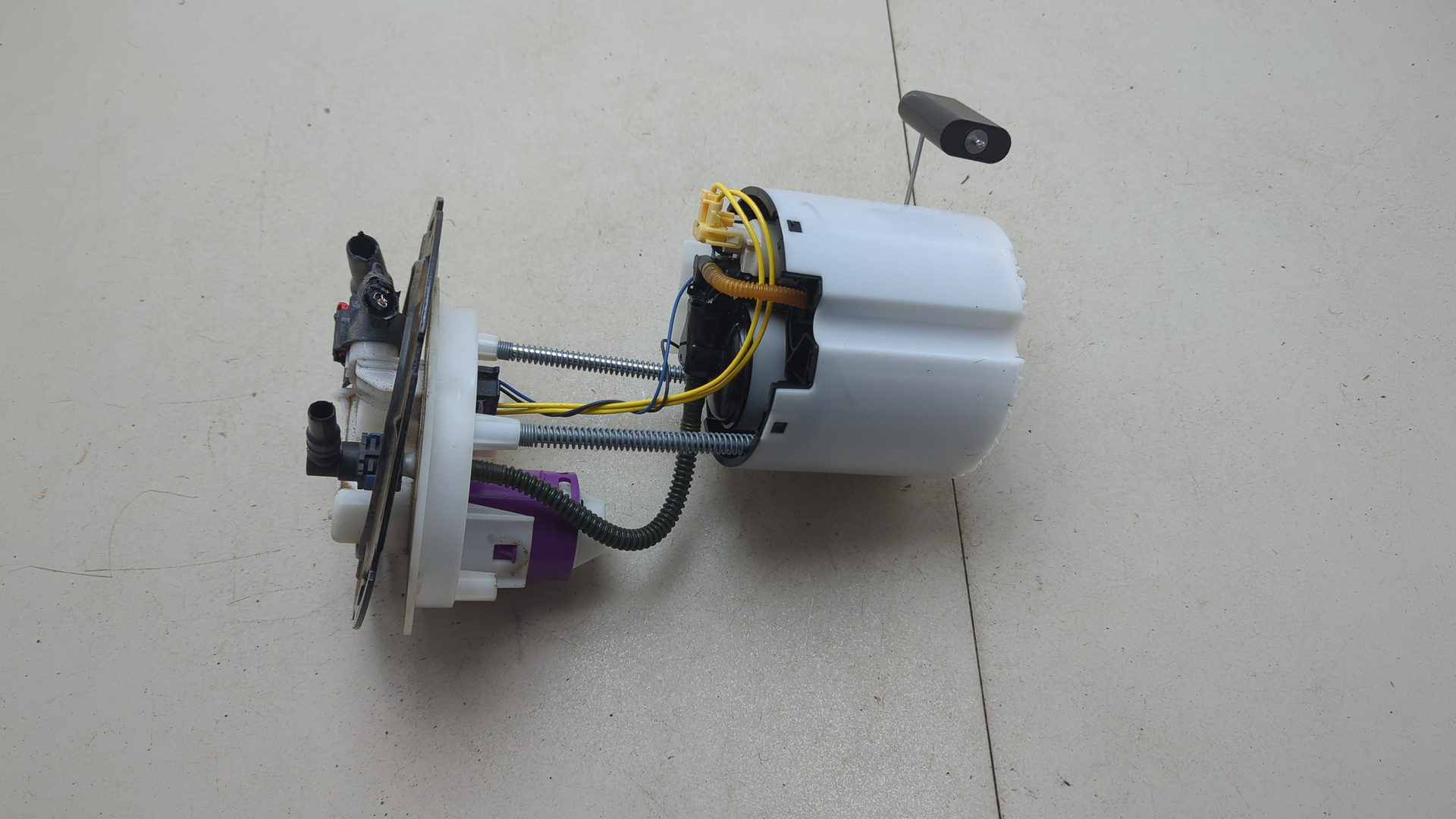 Насос топливный электрический