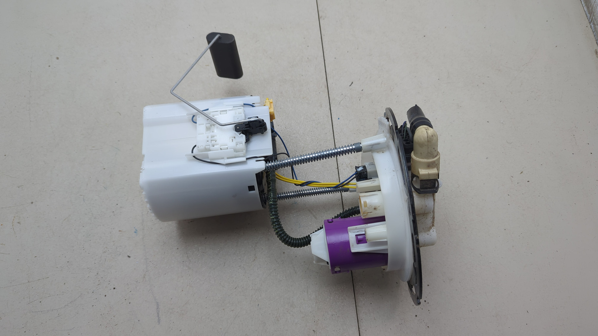 Насос топливный электрический