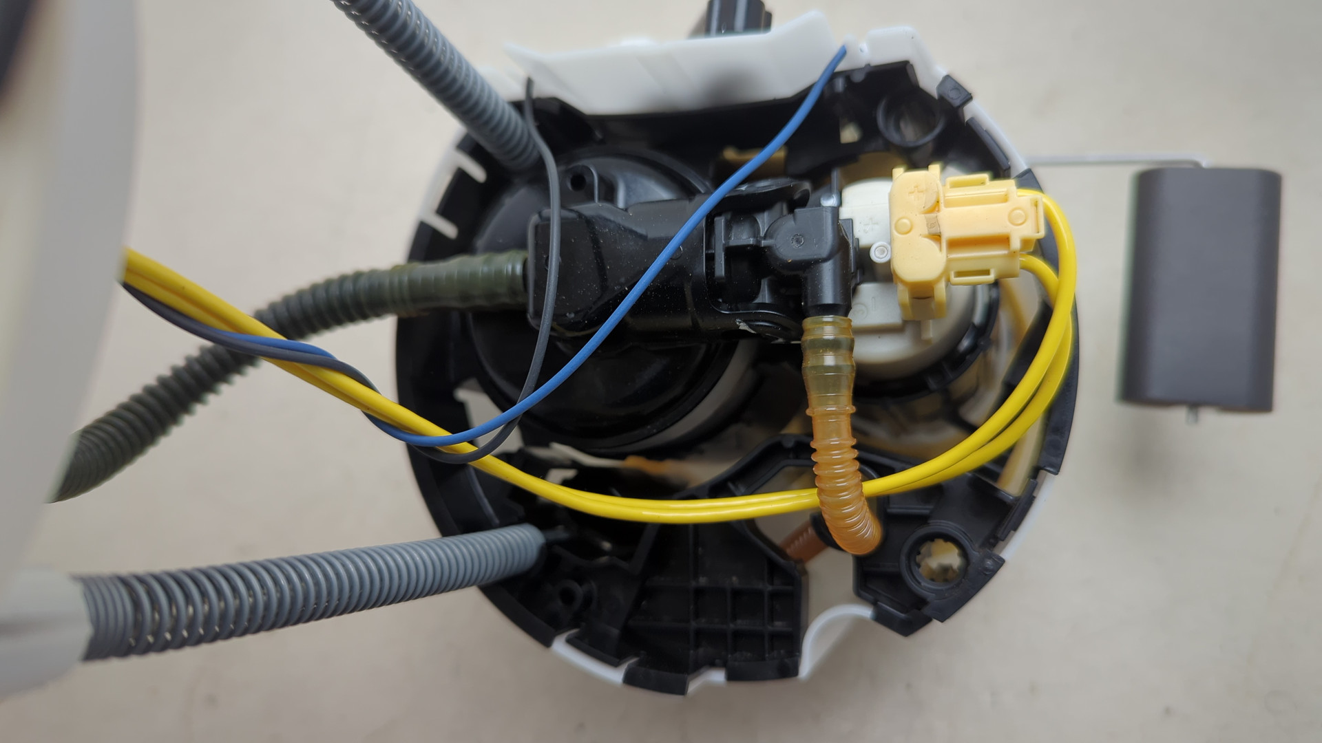 Насос топливный электрический