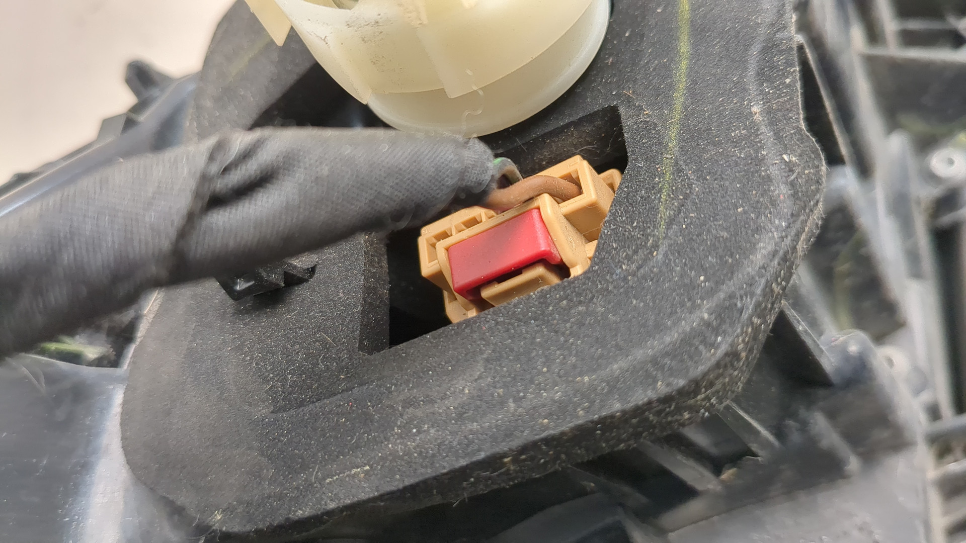 Фонарь задний правый