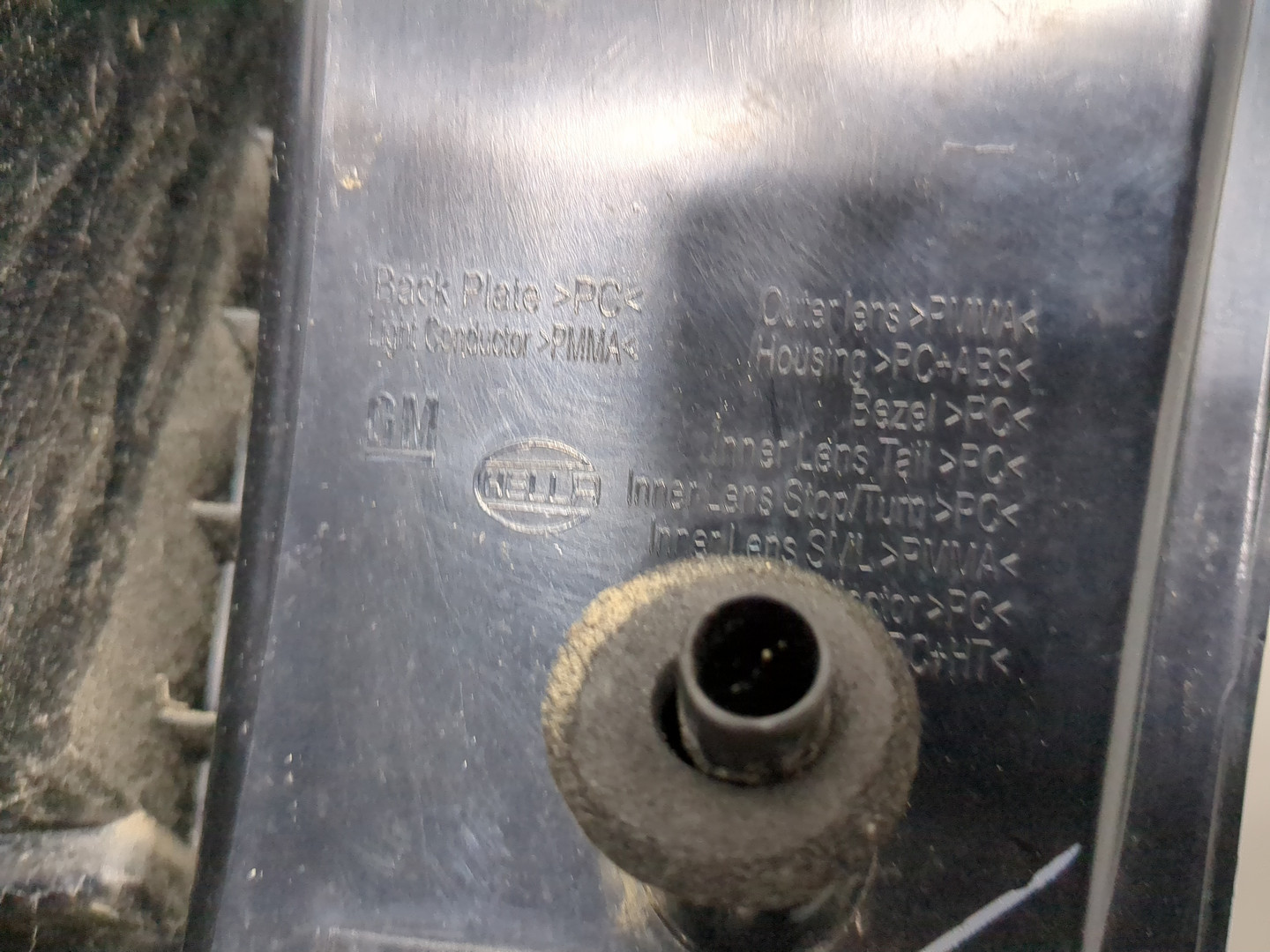 Фонарь задний правый