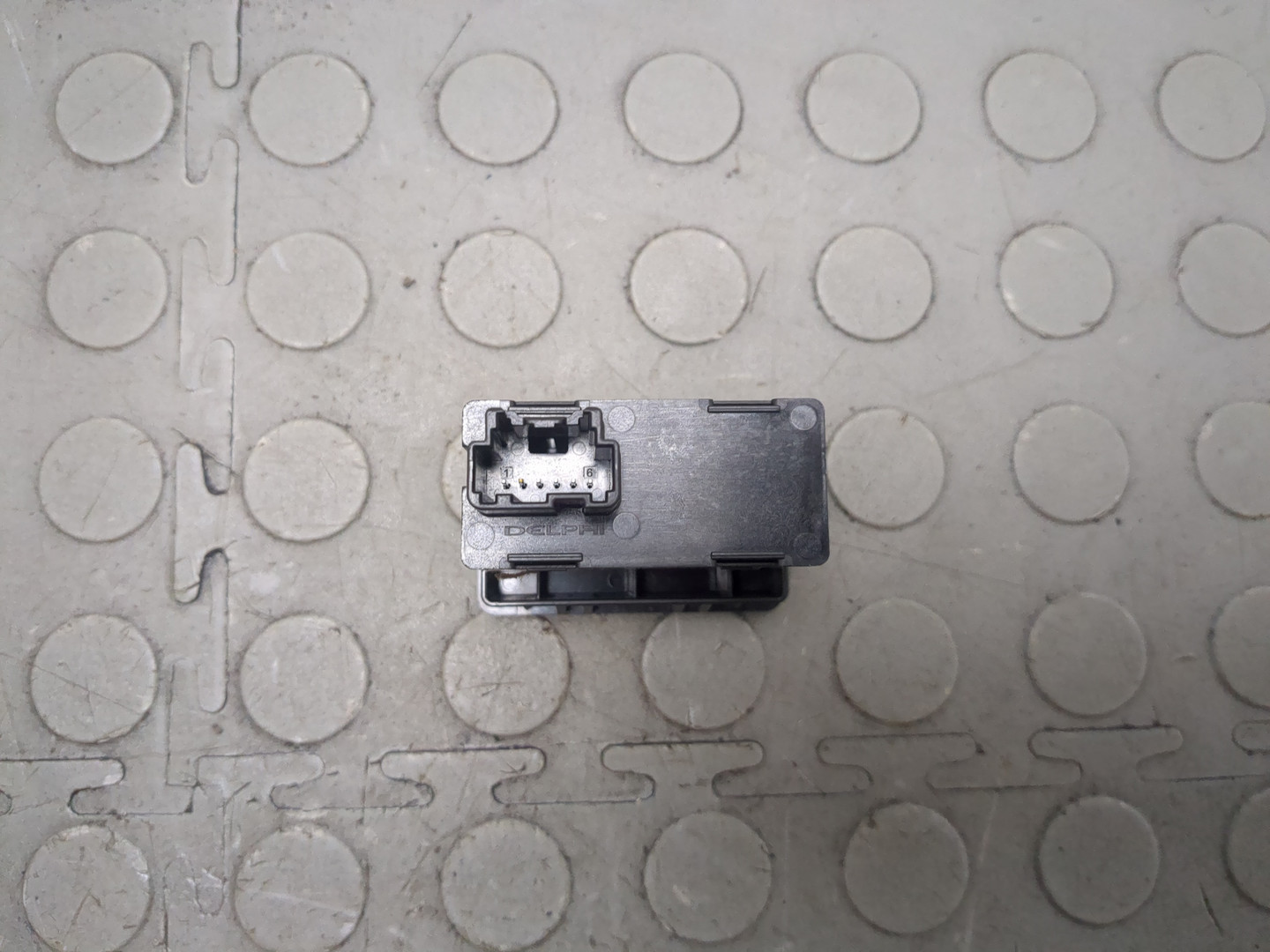 Гнездо AUX / USB IN