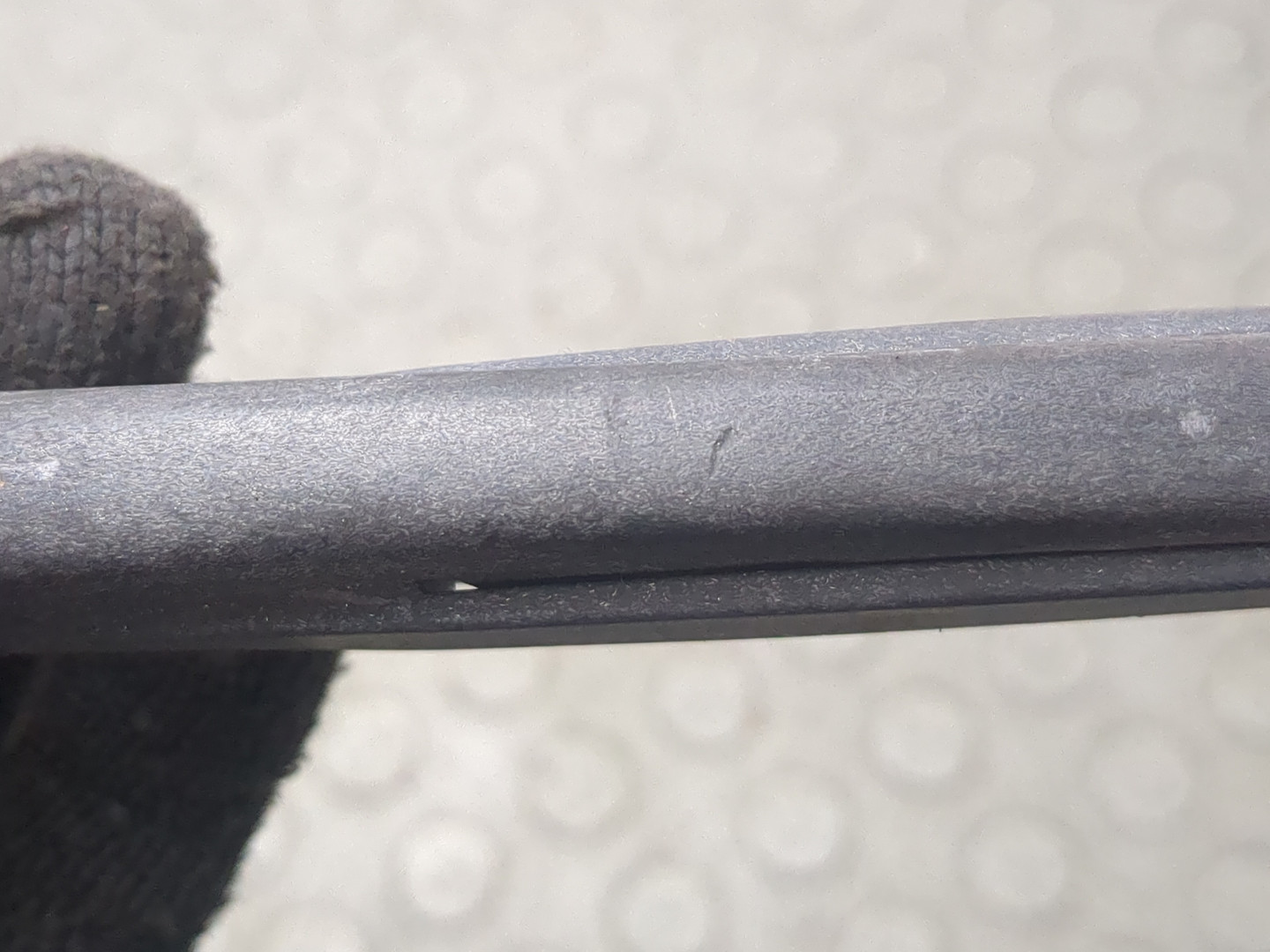 Поводок стеклоочистителя заднего