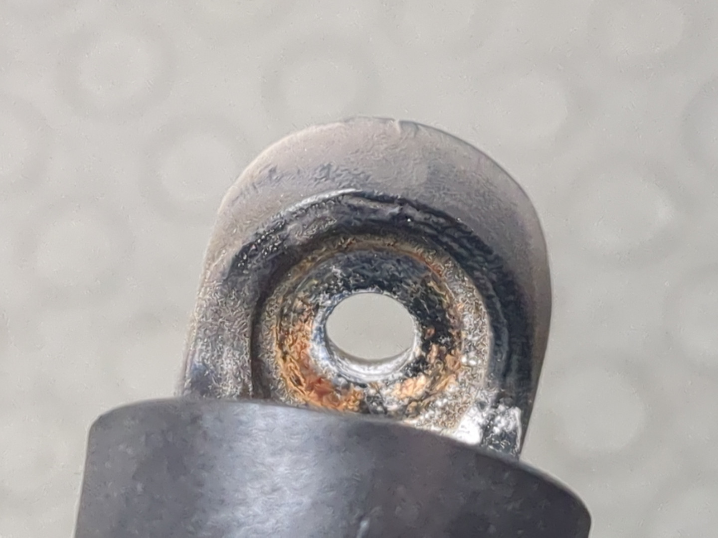 Поводок стеклоочистителя заднего