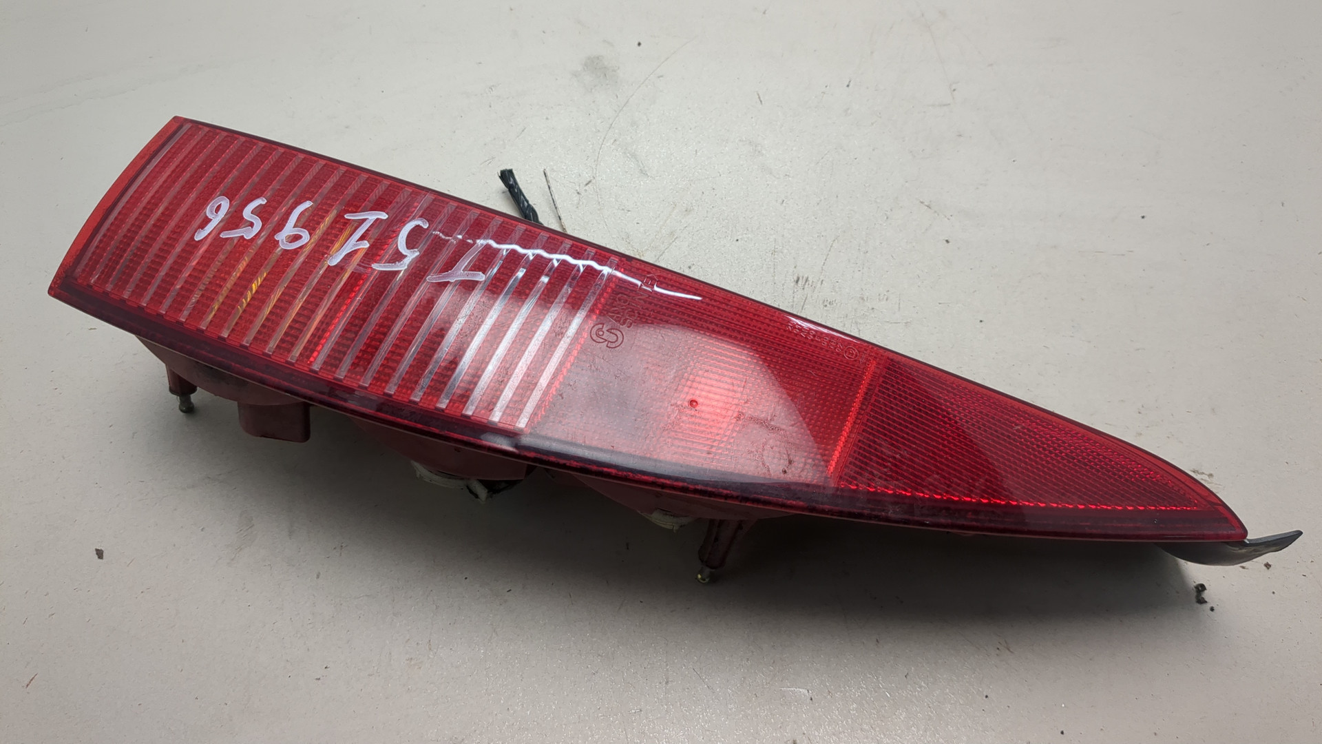 Фонарь задний левый