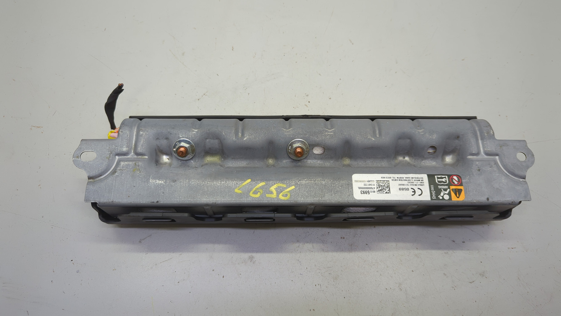 Подушка безопасности пассажирская (в торпедо)