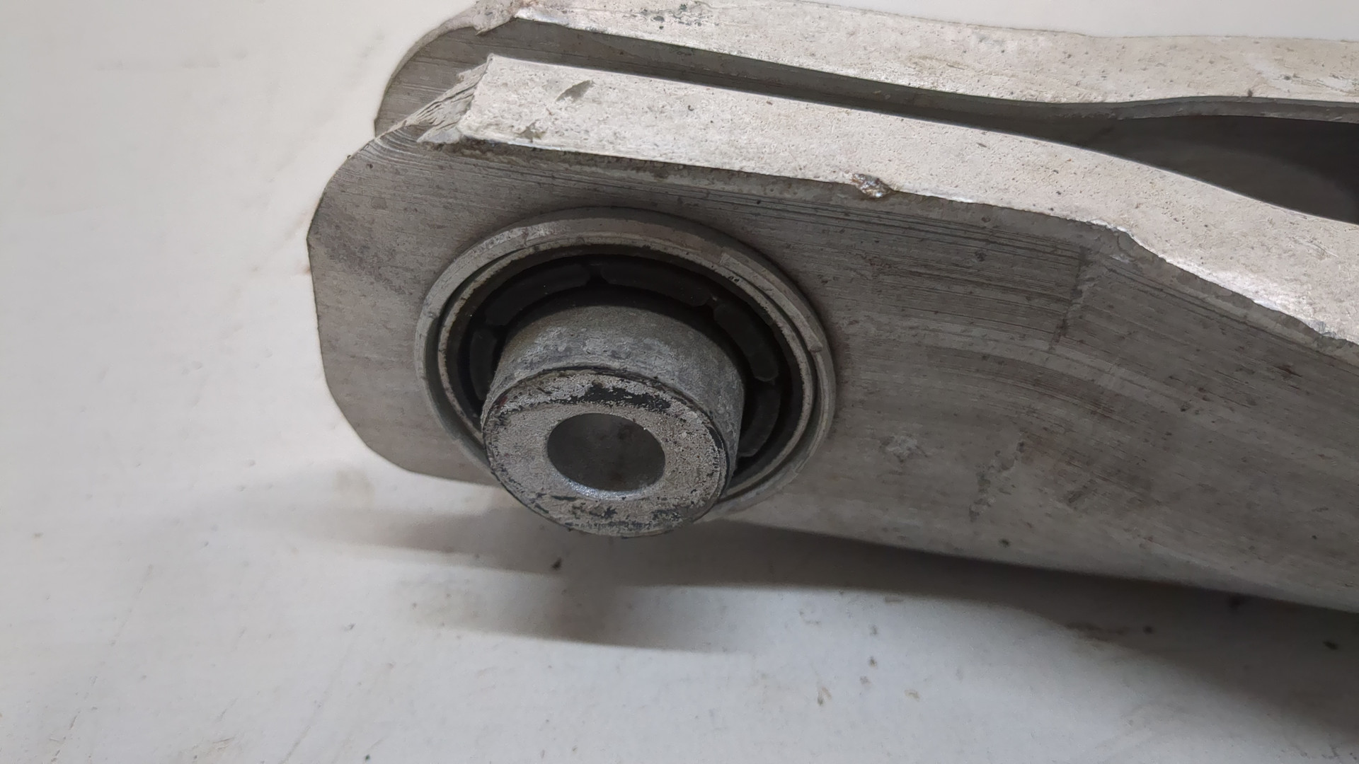 Рычаг задний