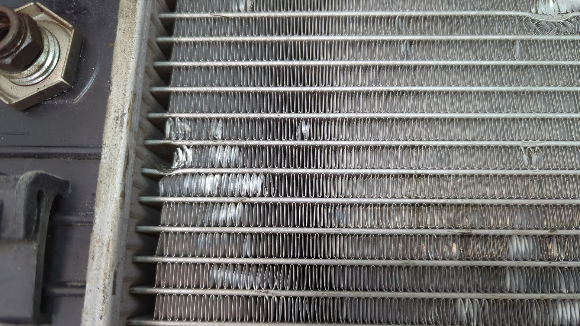 Радиатор охлаждения двигателя основной