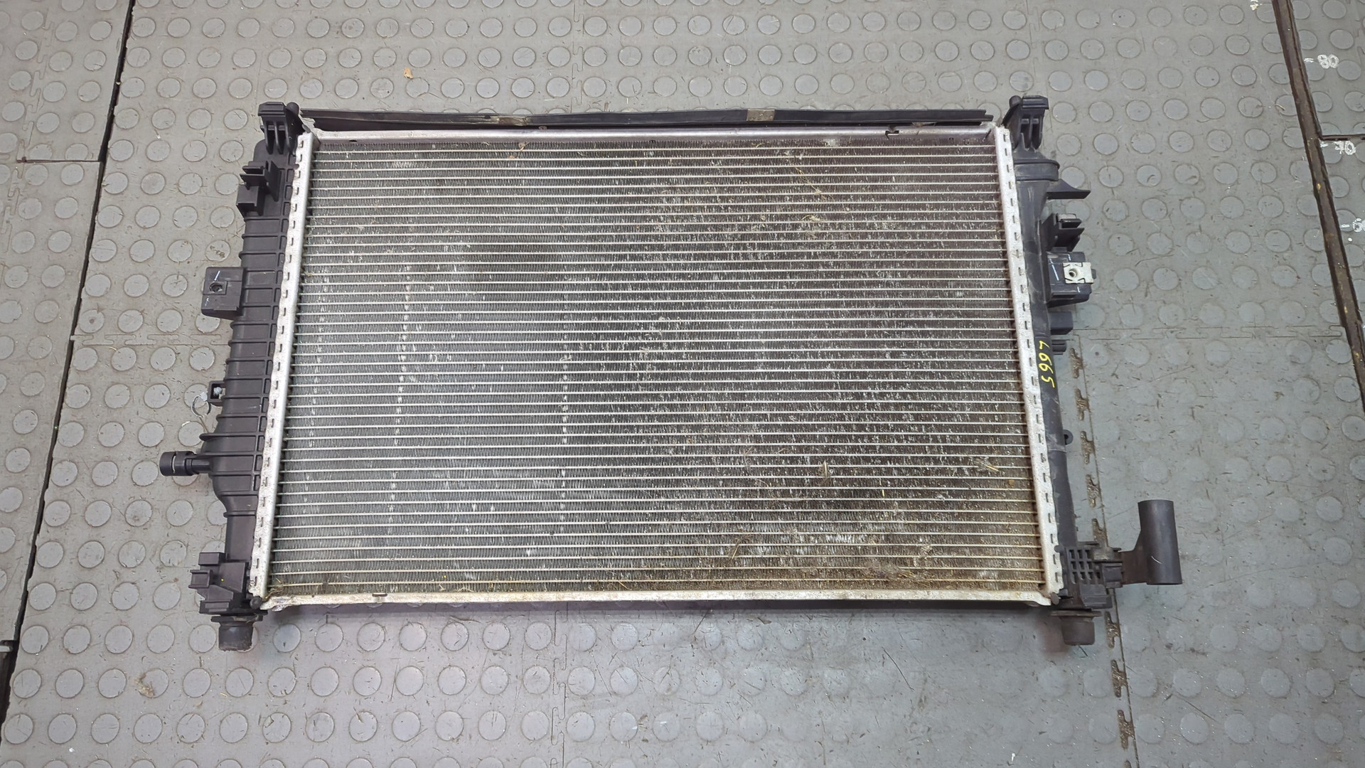 Радиатор охлаждения двигателя основной