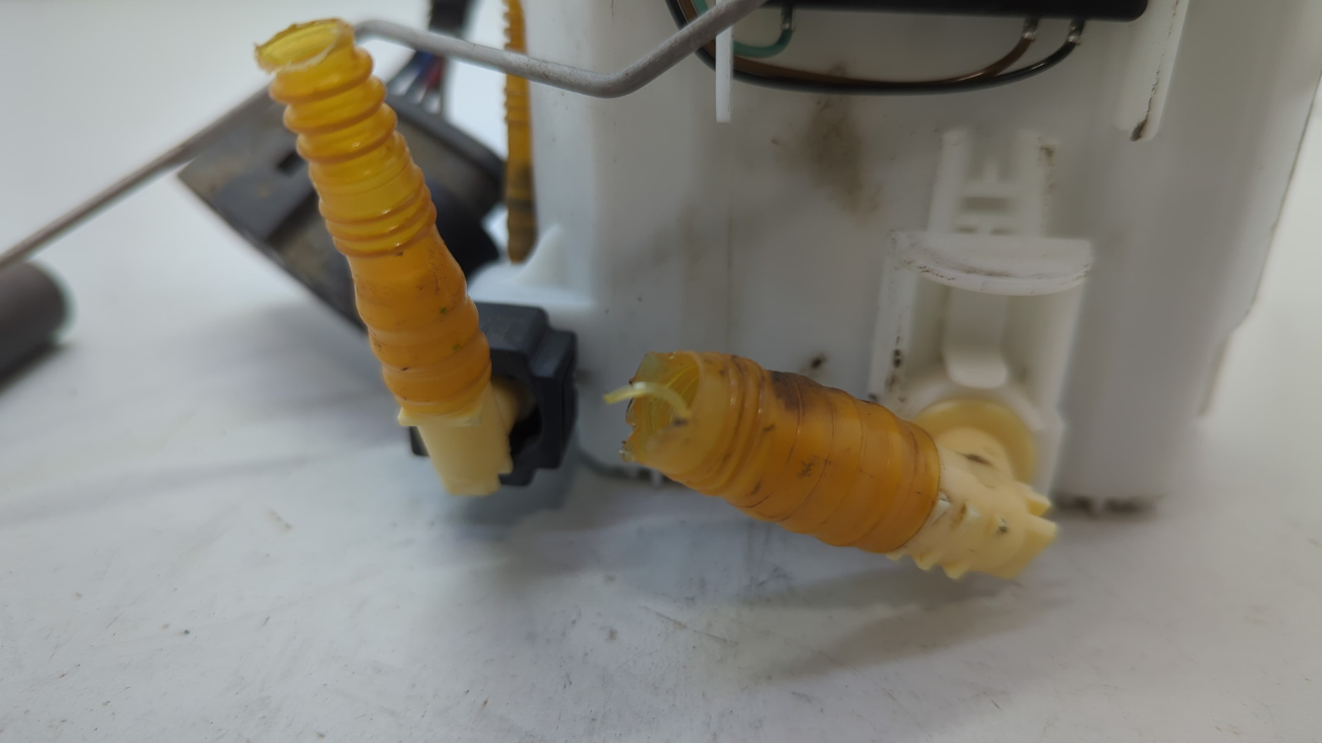 Насос топливный электрический