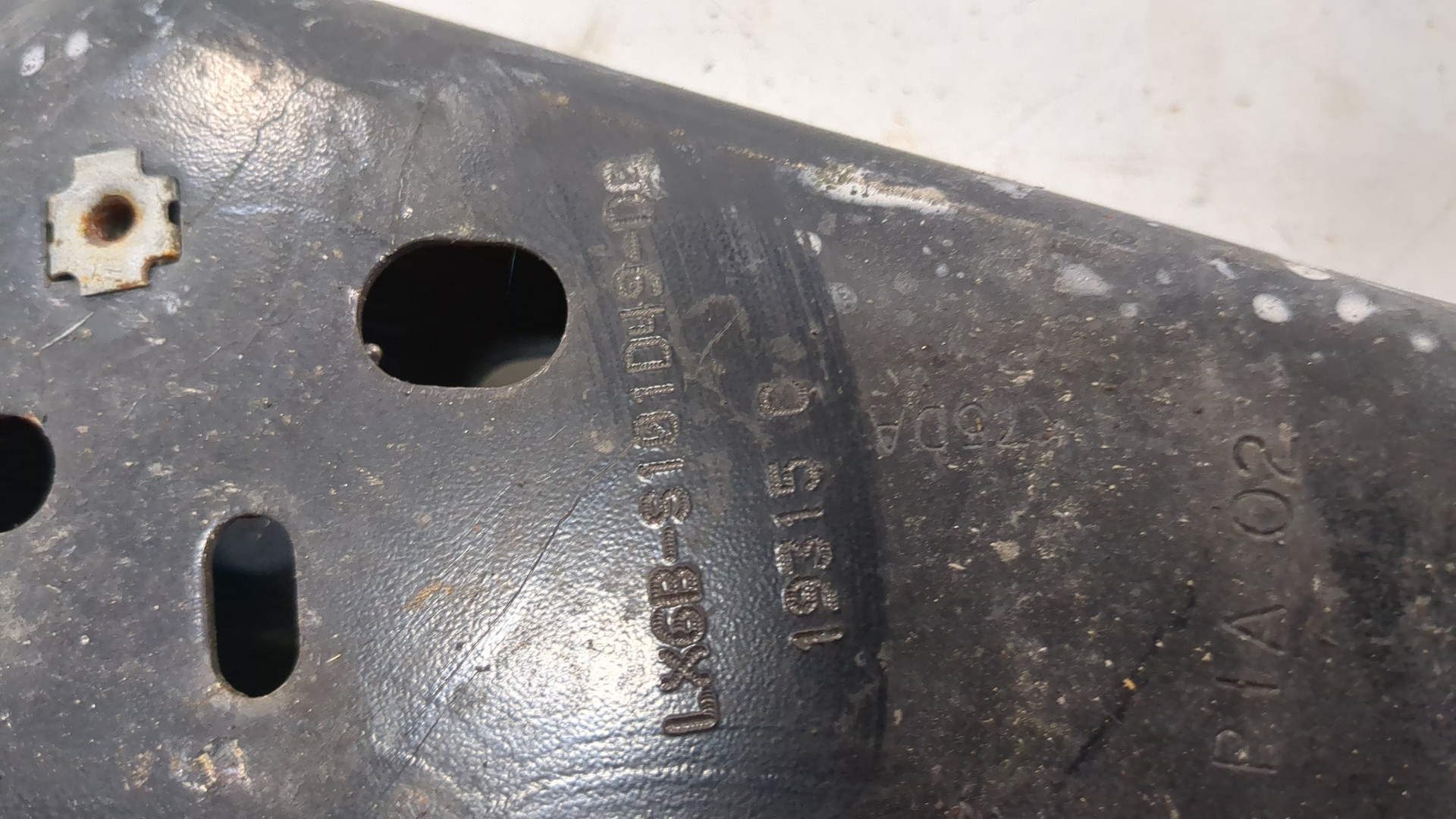 Кронштейн передней балки