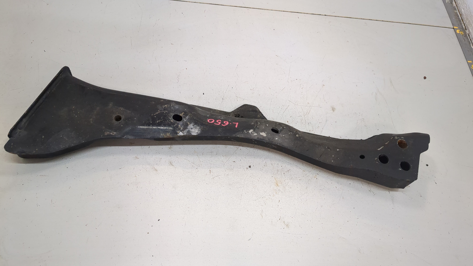 Кронштейн передней балки