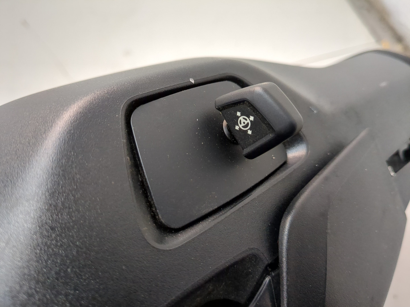 Кожух рулевой колонки