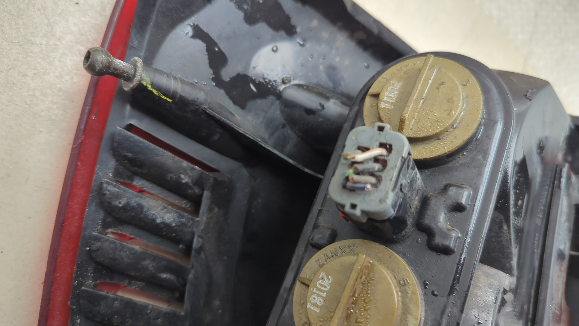 Фонарь задний правый