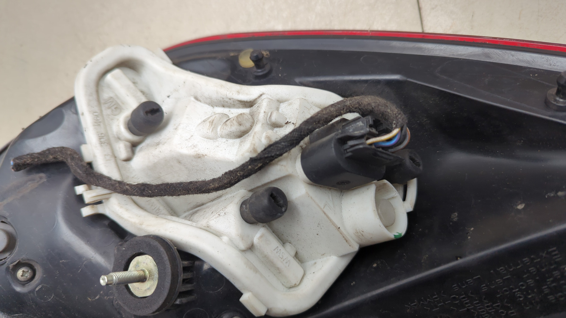 Фонарь задний правый