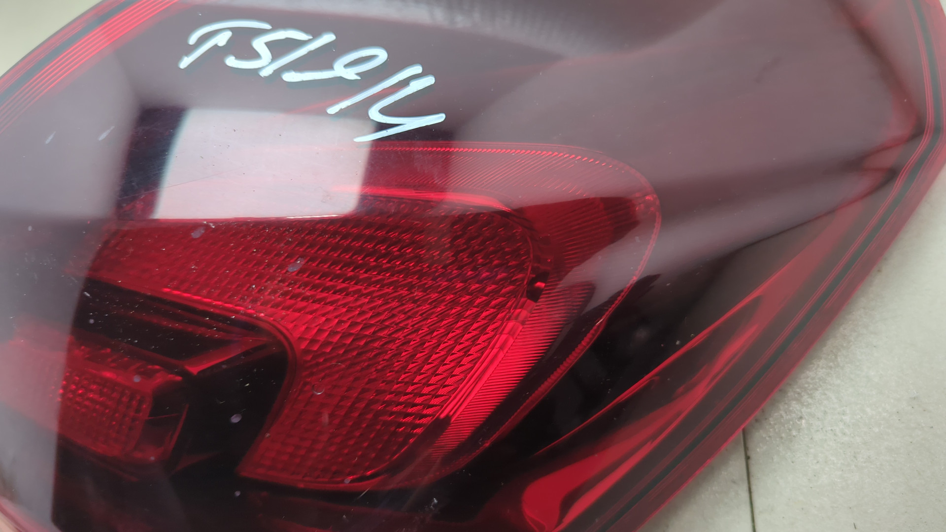 Фонарь задний правый