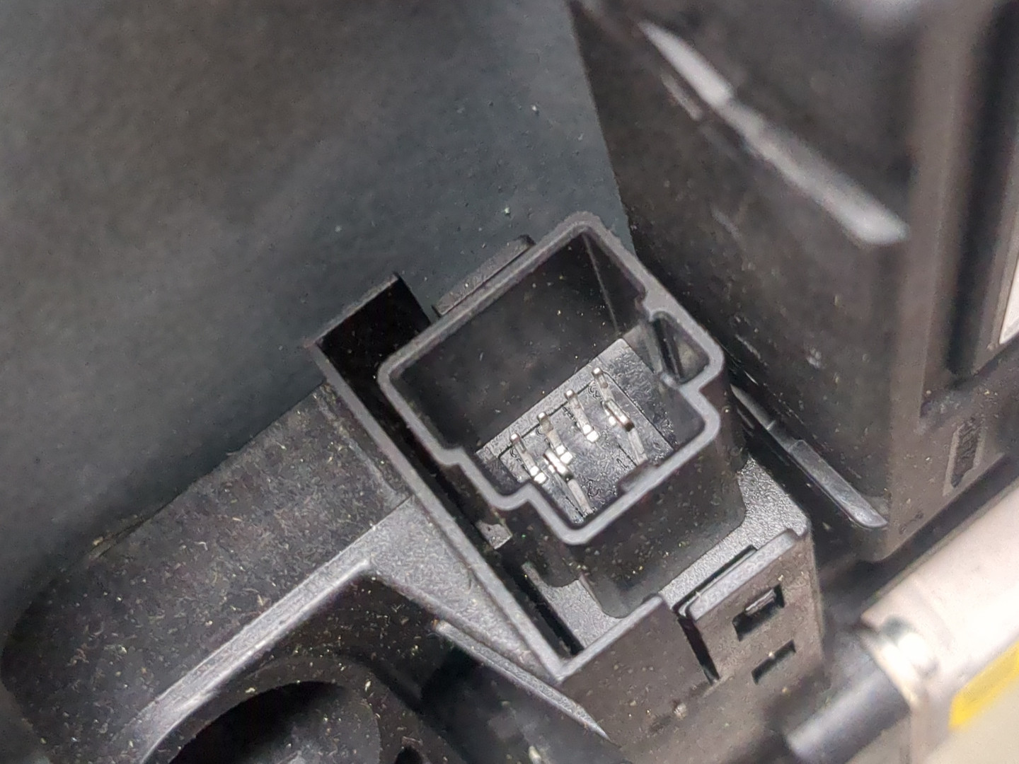 Стеклоподъемник электр. передний правый