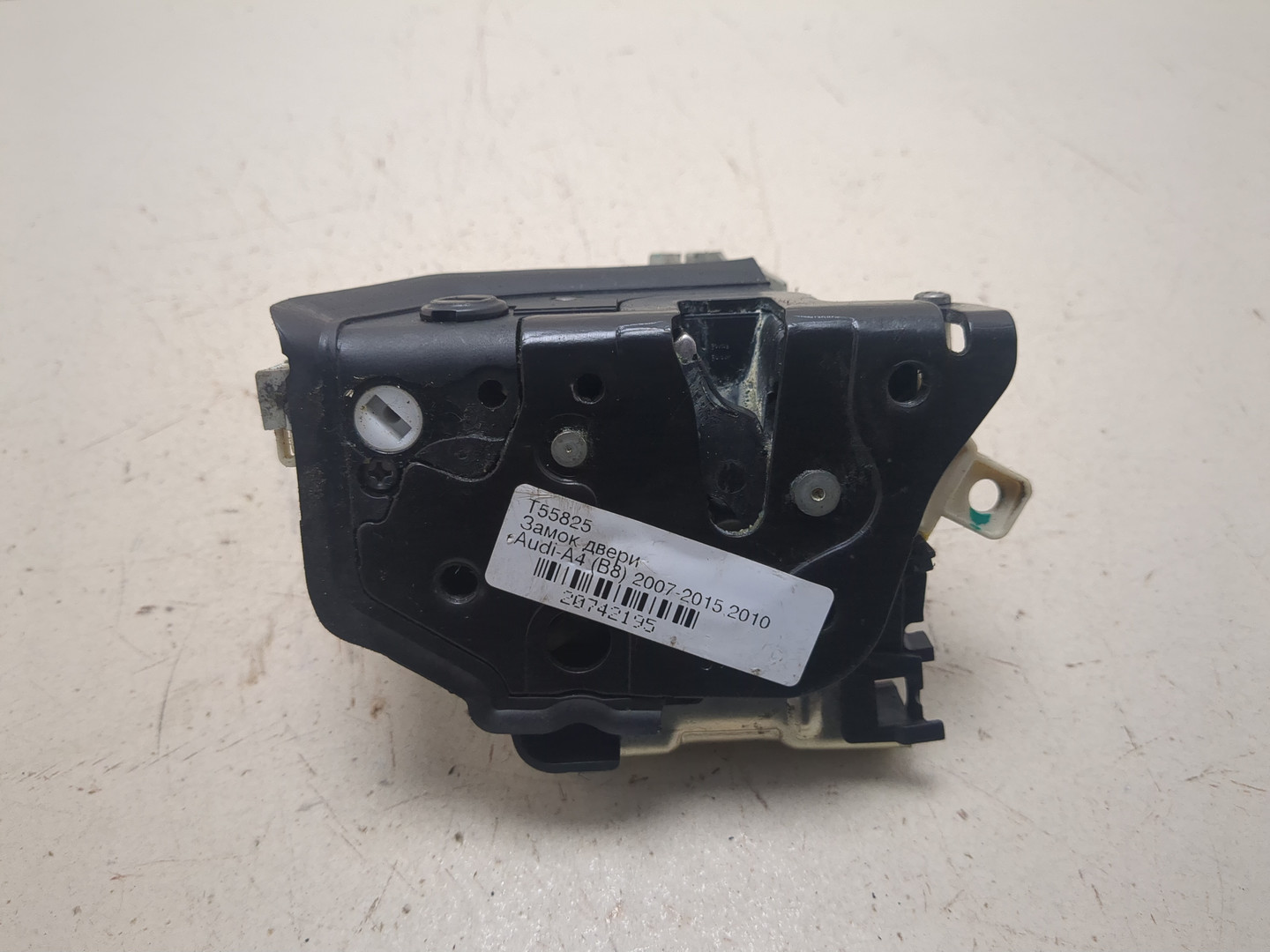 Замок двери задней левой