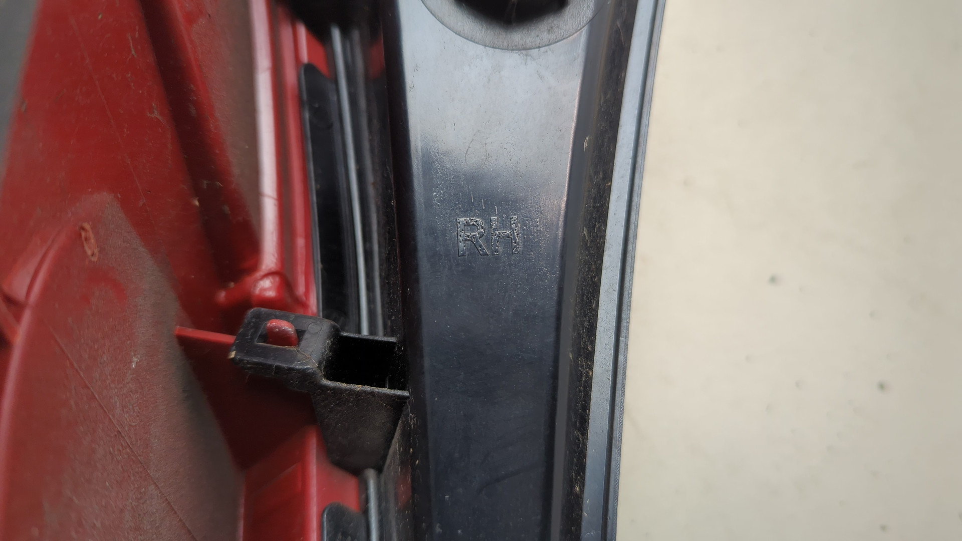 Фонарь задний правый