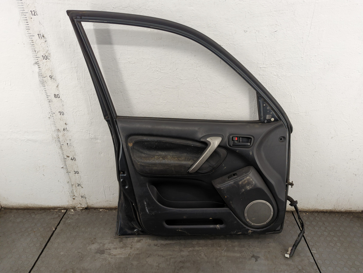 Дверь передняя левая