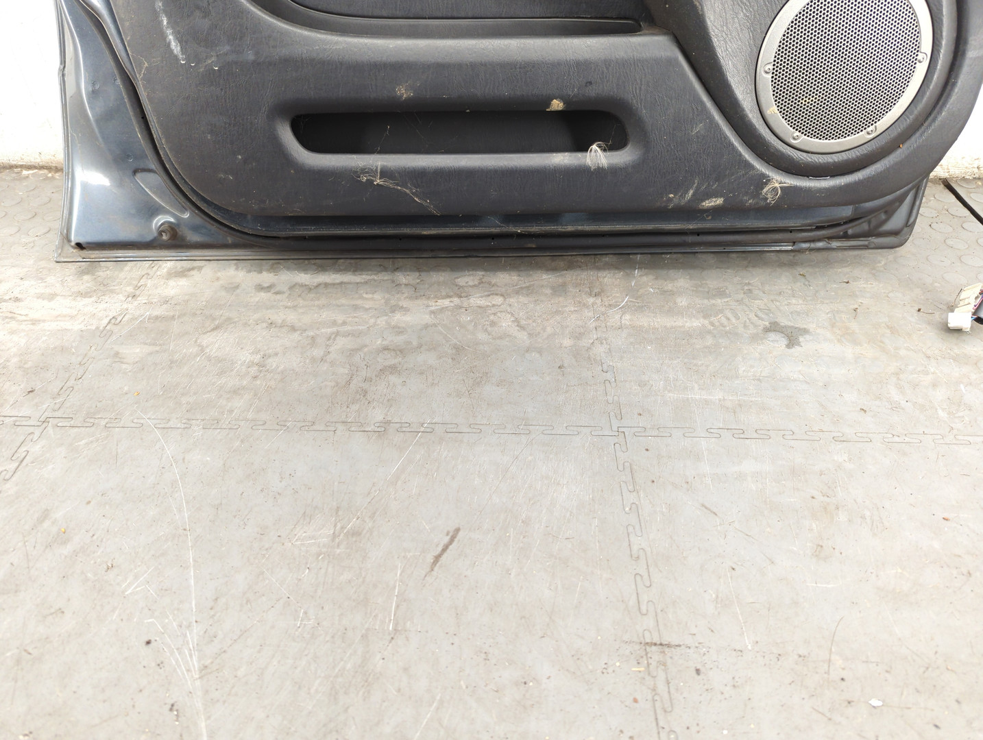 Дверь передняя левая