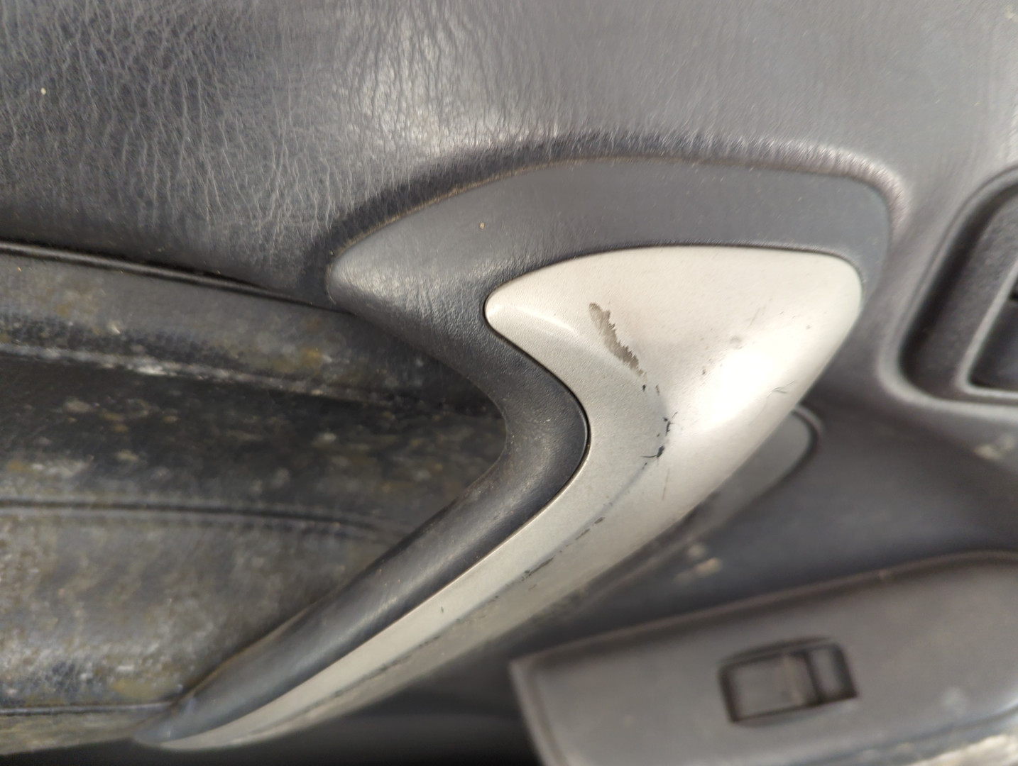 Дверь передняя левая