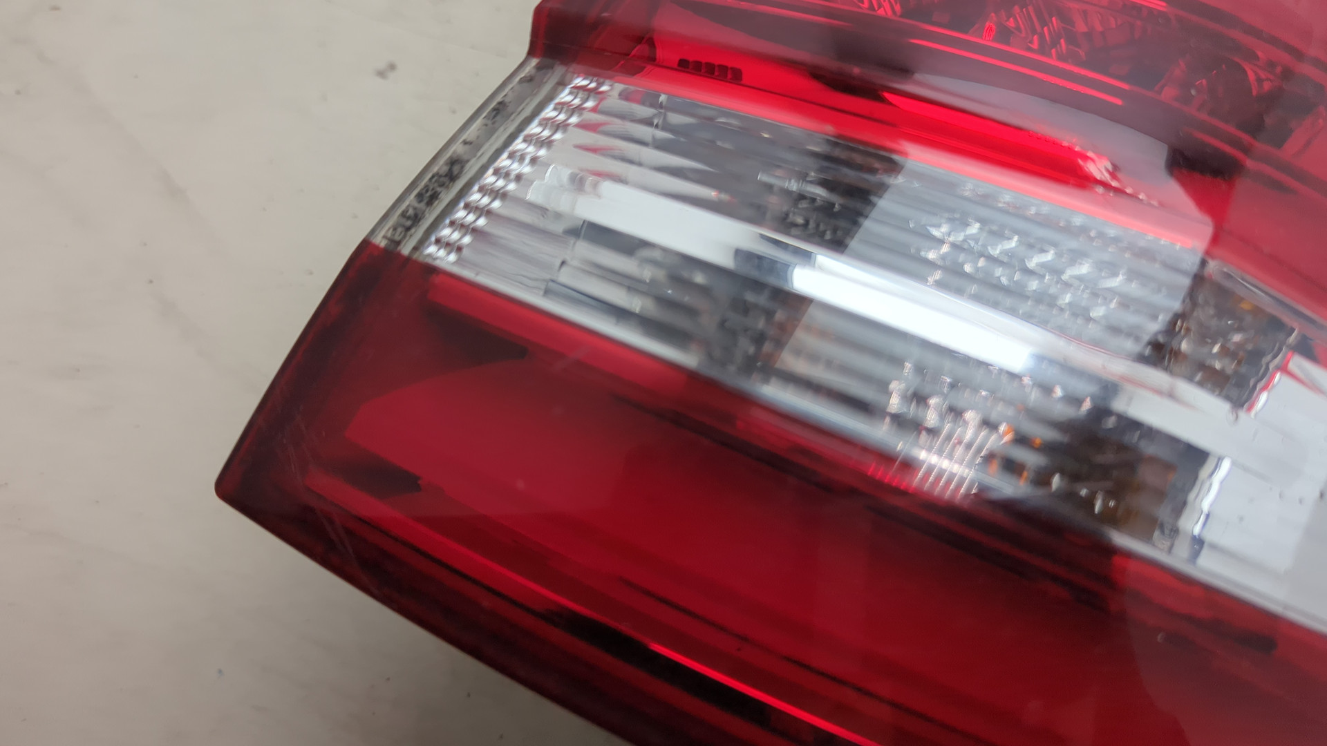 Фонарь задний правый