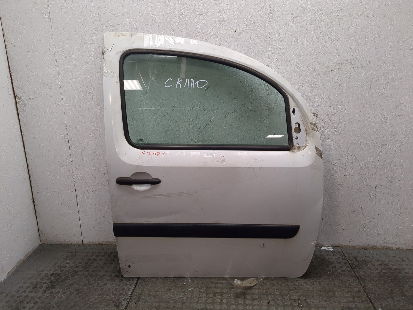 Дверь передняя правая