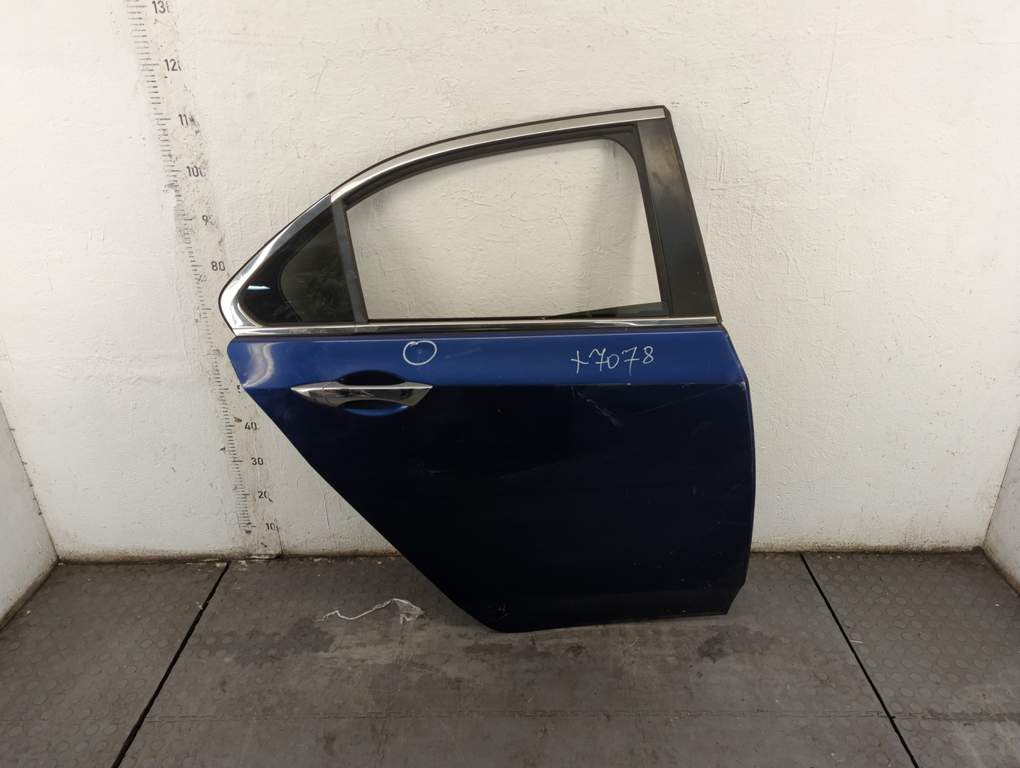 Дверь задняя правая